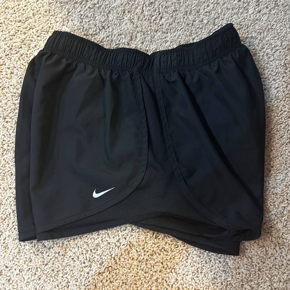 women’s black Nike tempo running shorts